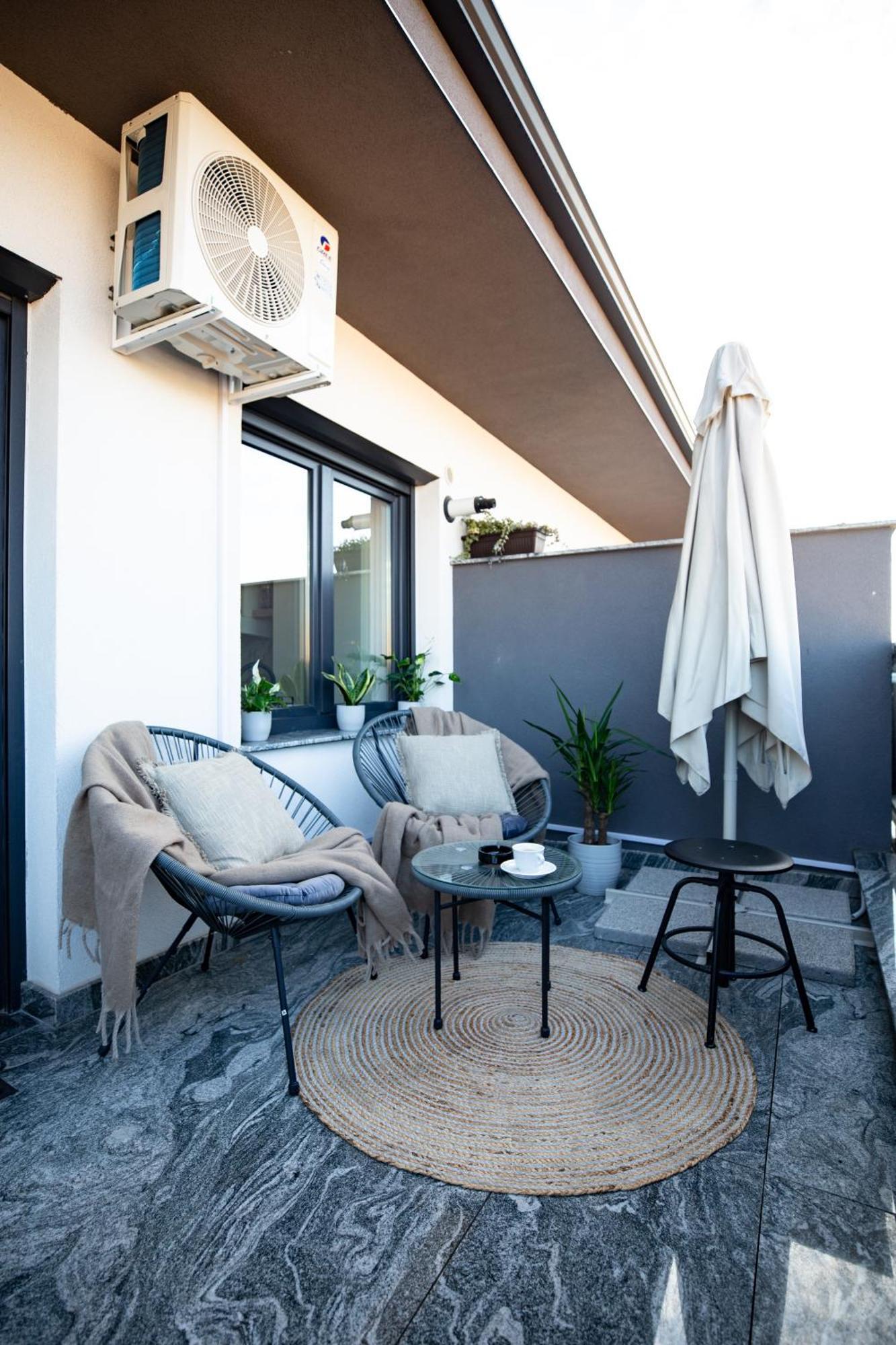 Unique City View Apartment Balcony & Parking Space Клуж-Напока Экстерьер фото